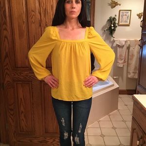 Cute mustard colored top by New Day Size XS